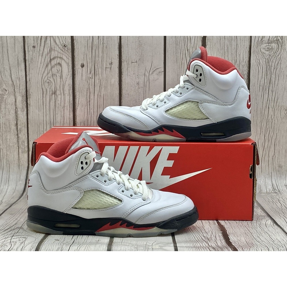 Nike Air Jordan 5 Retro GS Fire Red‎ 2020 Size 4Y 440888-102 White Black Red